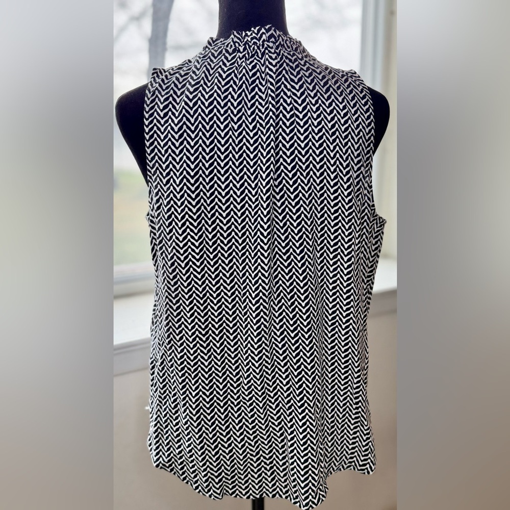 NWT Talbots black white chevron sleeveless ruffle neck preppy casual blouse S - Picture 2 of 9